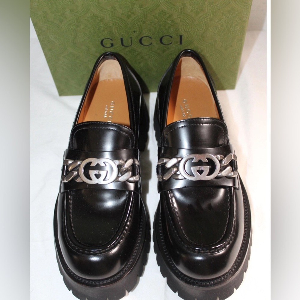 Gucci Black Leather Loafers with Metallic Detail